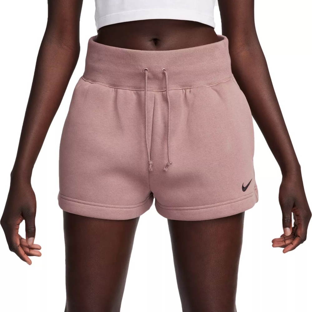 Nike Women's Sportswear Phoenix Fleece High-Waisted Shorts, Medium